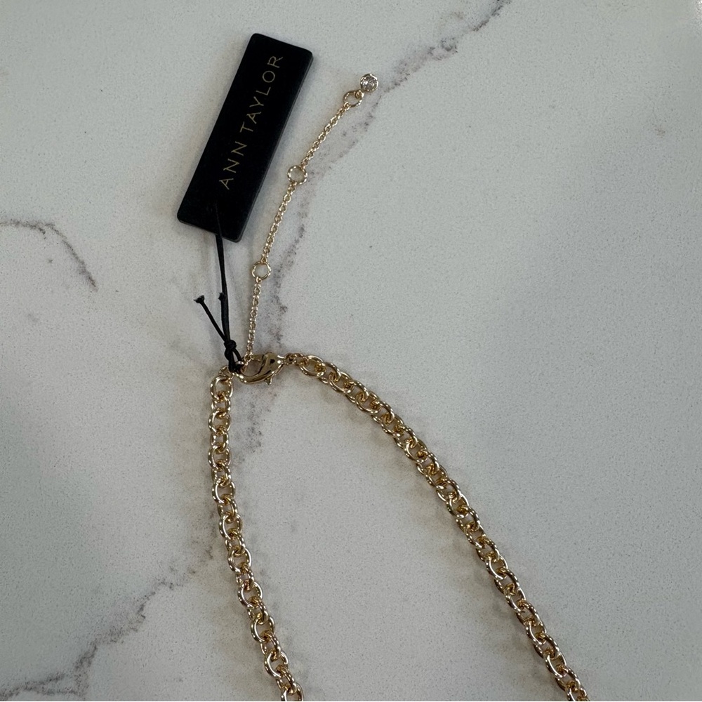 Ann Taylor Gold Chain Necklace - Picture 3 of 8